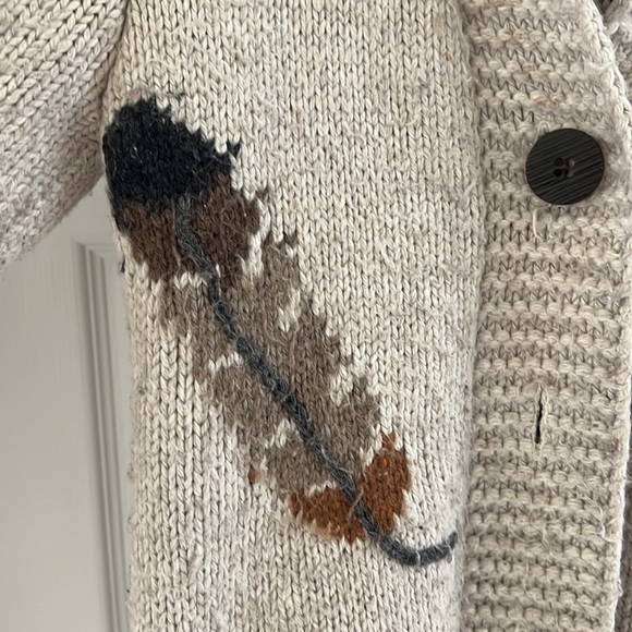 Sahaja eagle sweater - Picture 4 of 5